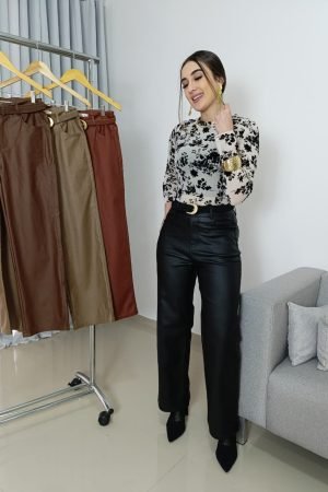 Calça Feminina Wide Leg Resinada Cintura Alta com Cinto (1)