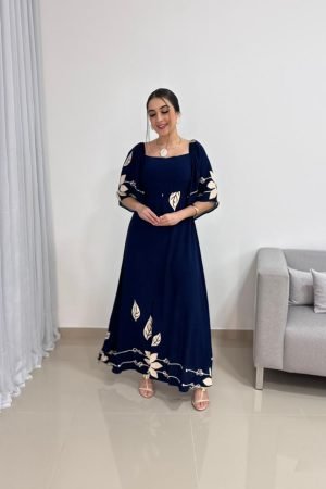 Vestido Longo Azul Marinho em Viscolinho com Manga e Lastex nas Costas